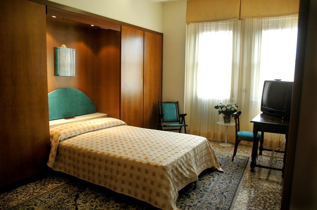 Hotel Napoleon ริมินี ภายนอก รูปภาพ